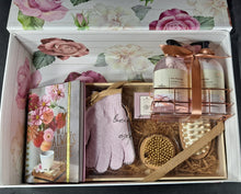 Load image into Gallery viewer, GIFT BOX SET Ladies Pamper (Me) Gift Set