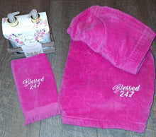 Load image into Gallery viewer, Pink Pamper Her Gift Box Set #B247-6 (PICKUP) SALE PRICE