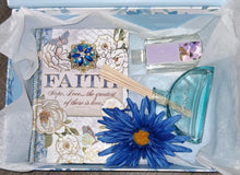 Load image into Gallery viewer, Blue Decorative Fragrance Diffuser &amp; Journal Gift Set #B247-8 (PICKUP) SALE PRICE