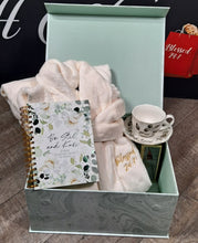 Load image into Gallery viewer, Gift Box for HER available for &quot;pickup only&quot; Green Gift Box