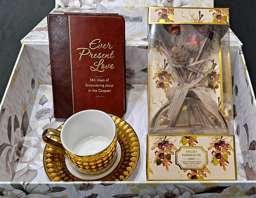 GIFT BOX SET Tea Time & Moments with God