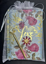 Load image into Gallery viewer, Journal &amp; Pen Gift Set LOVE (FREE Shipping)